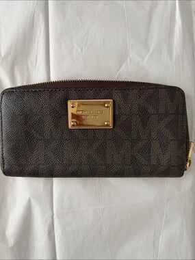 Michael Kors Dark Brown Signature Zip Wallet with Gold Plate